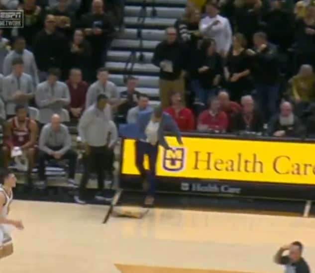 Some Say Nate Oats Smashed His Clipboard I Say He Proved A Good Craftsman Knows When To Change His Tools