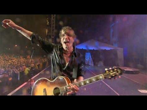 Throwback Thursday - Goo Goo Dolls - Iris (In The Pouring Rain In Their Hometown of Buffalo)