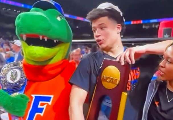Brutal: Florida's Mascot Tried Making Its Way Back Into Walter Clayton's Family Picture After Getting Kicked Out, Gets Booted Again