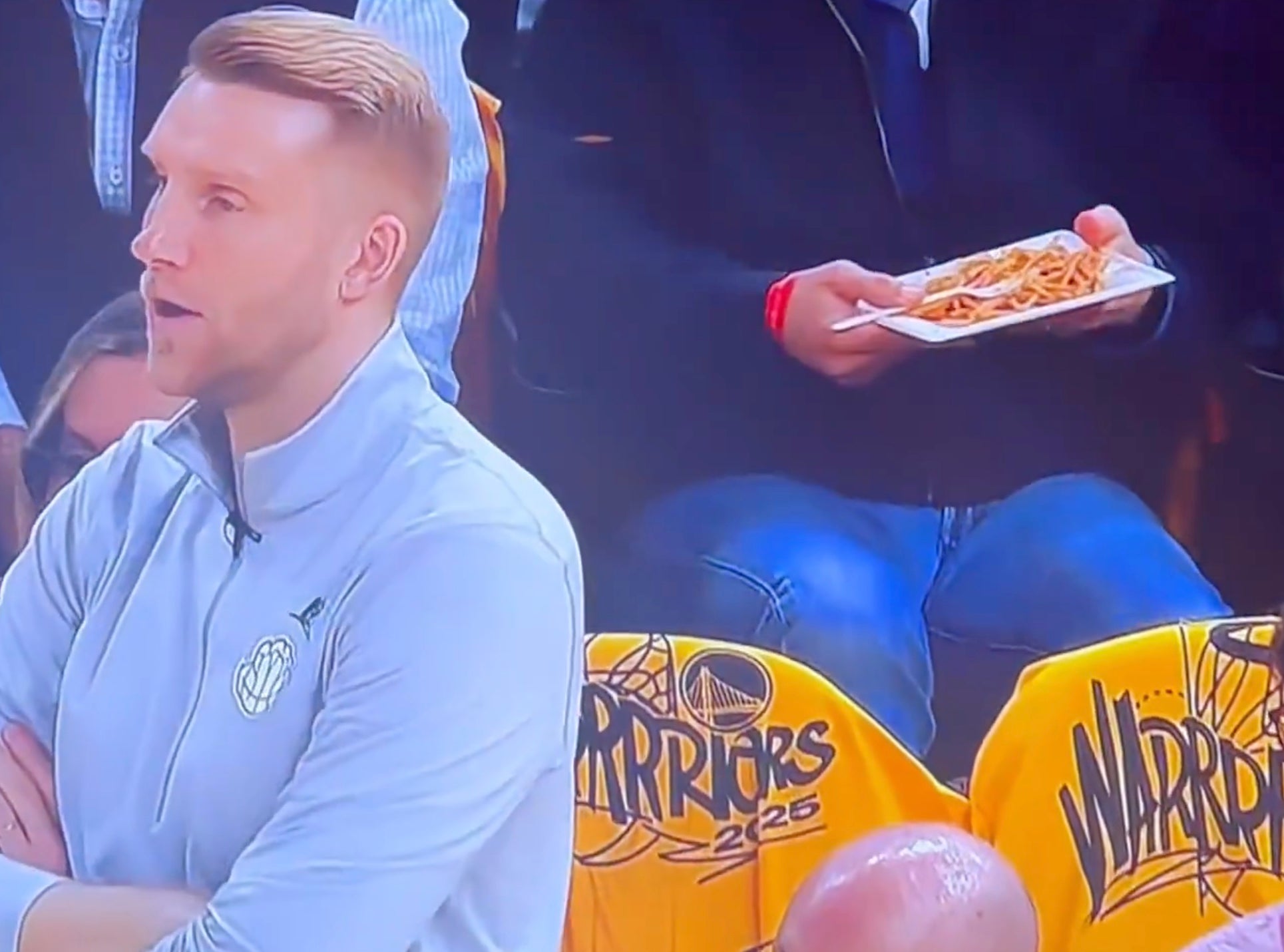 Golden State Warriors Fans Are Weird as Shit, Last Night a Man Was Eating a Plate of Spaghetti Courtside