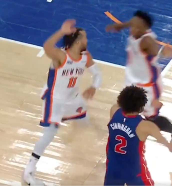 Time For A Full Investigation: We Got A Video Showing Jalen Brunson Nearly Shattering His Ankle As MSG's Court Gave Out Under Him