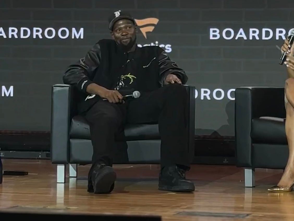 Kevin Durant Found Out He Was Traded To The Rockets While On Stage During Fanatics Fest