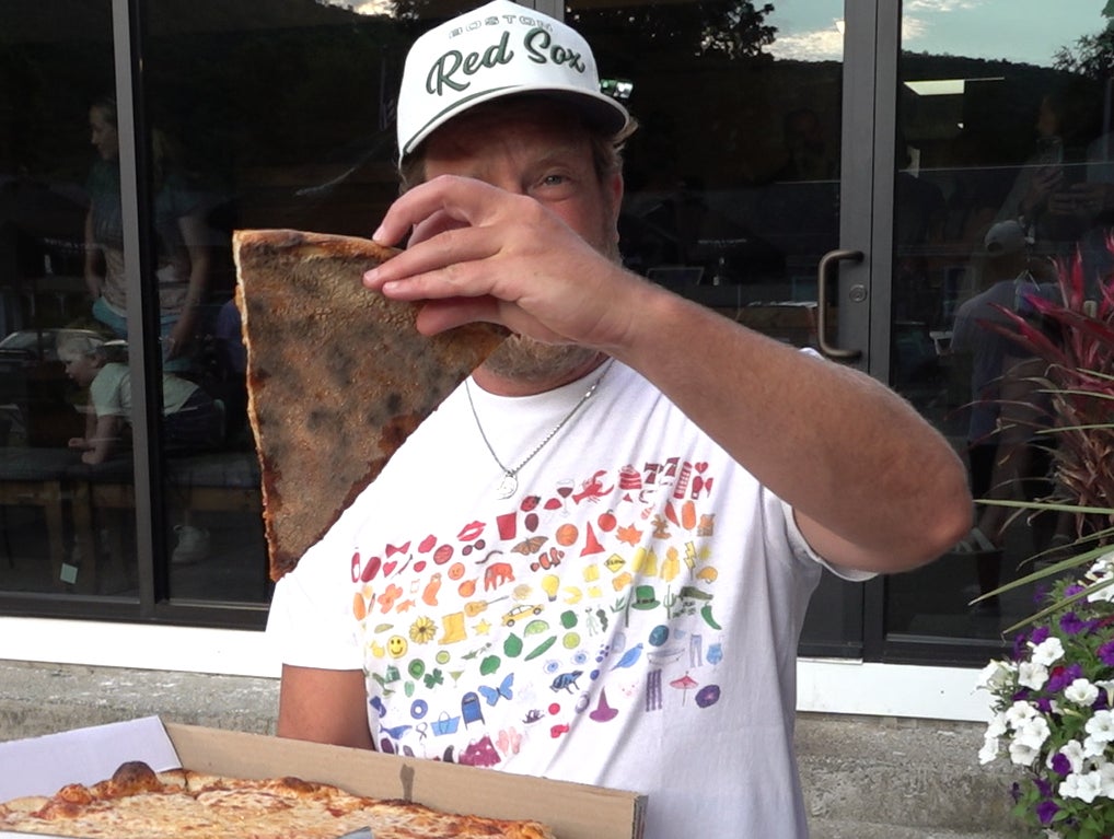 Barstool Pizza Review - Casa Bella (Hampden, MA)