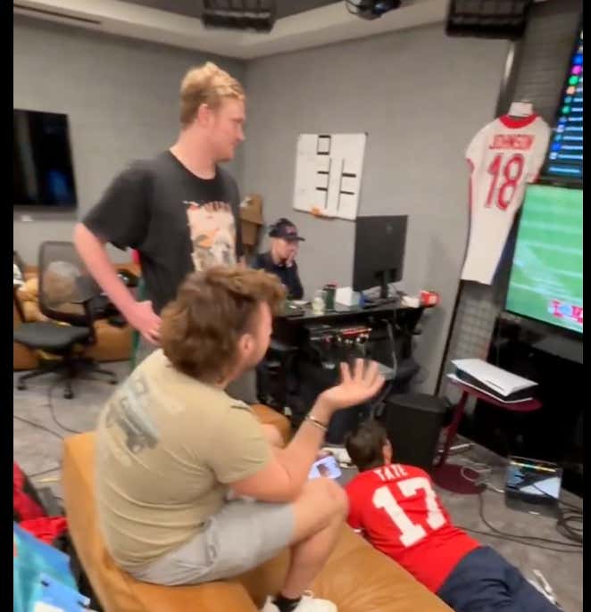 Tate And Company Blowing A 21-9 Lead To Leave The 'Barstool After Dark Stream' After Nearly 40 Hours Is Truly The Stuff Of Nightmares