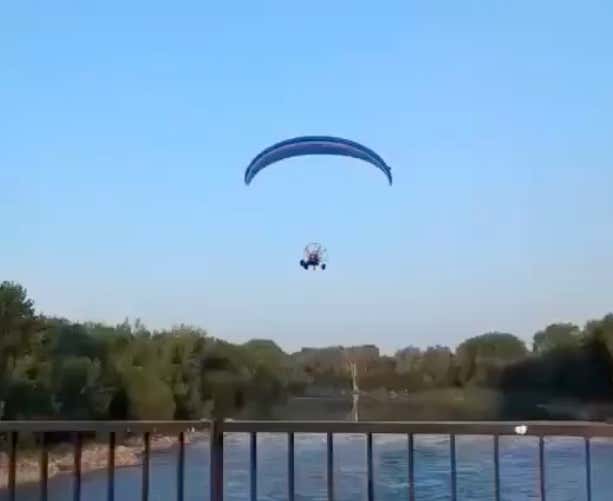 &quot;OH JEEZ!&quot; – This Paraglider Flying Directly Into Some Power Lines Made Me Laugh Out Loud