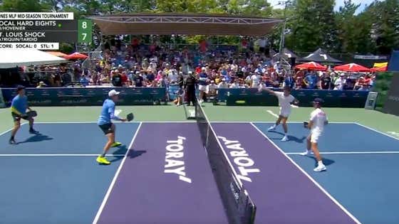 You'd Have To Be An All-Time Silly Goose To Watch This Pickleball Hands Battle And Not Immediately Think That Pickleball Rules