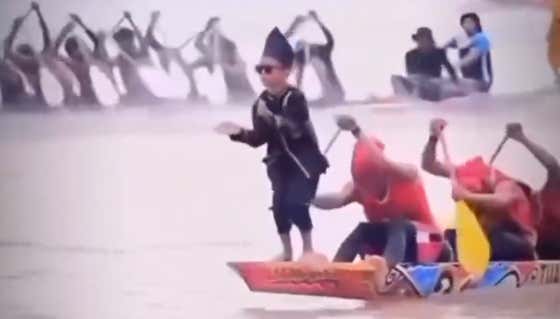 DUDES ROCK: Indonesian Boat Racing Videos Are Going Viral Because Of Pacu Jalur Dance Leaders "Aura Farming" Till The Finish Line