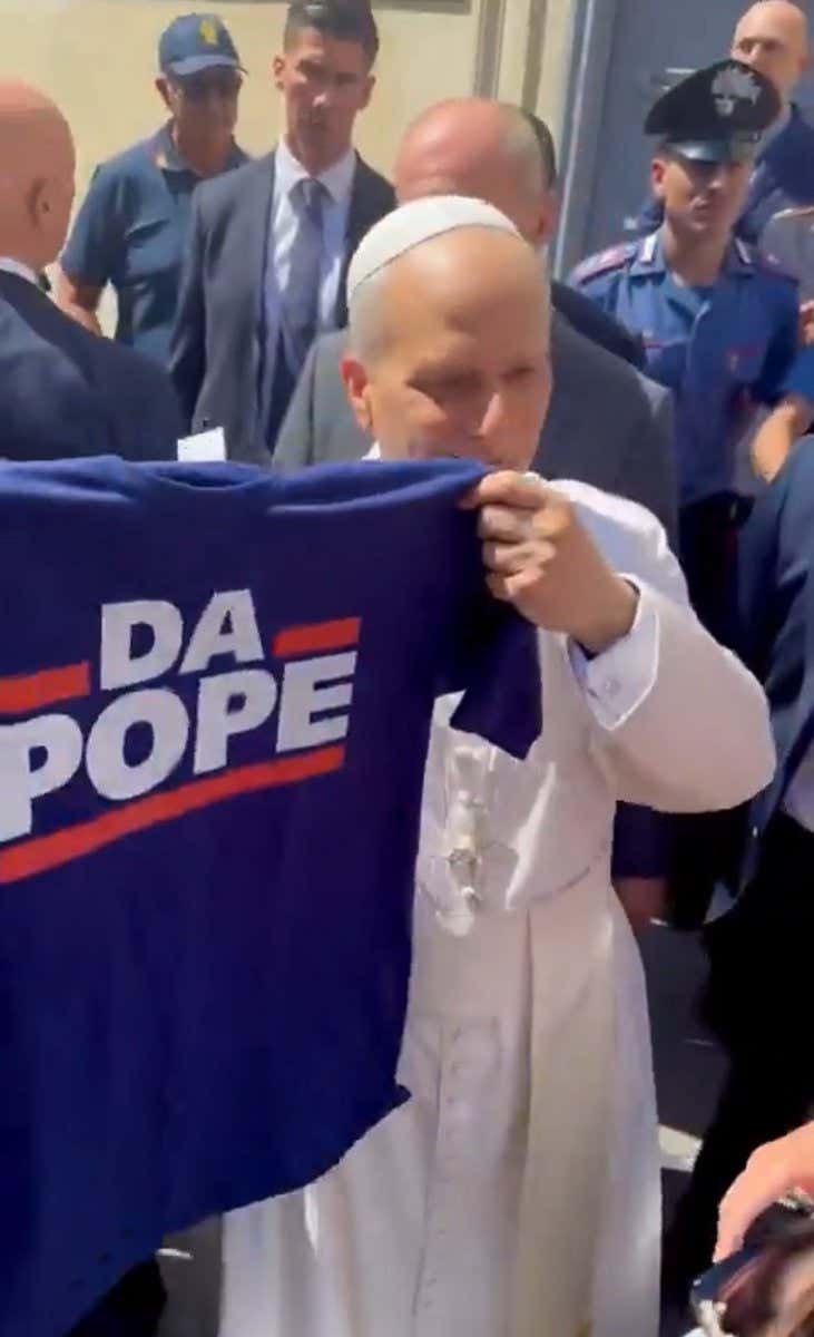 A Chicago Bears Fan Brought A "Da Pope" Shirt With Them For Mass In Italy To Give To The Pope, And He Proudly Accepted It