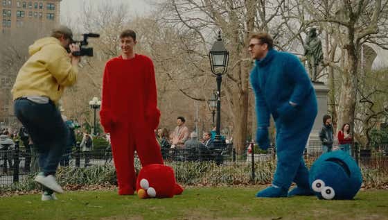 Les Mascots Premiers Tonight at 8pm