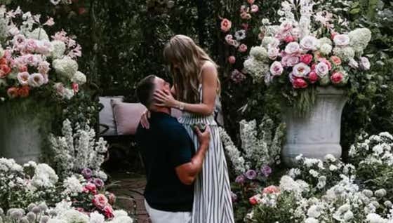 TAYLOR SWIFT AND TRAVIS KELCE ARE ENGAGED