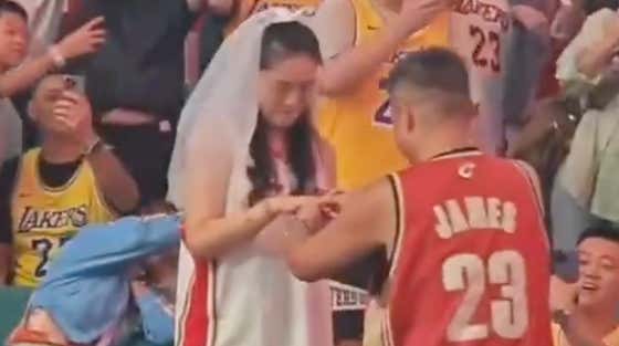 LeProposal: A LeBron Fan In Full Gear Proposed During Bron's Visit To Chengdu, China