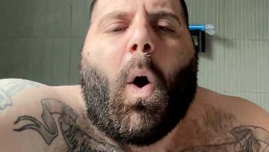 In a Shocking Turn of Events, Foot Fetishists Have Infiltrated a Wholesome Facebook Group of Barefoot Living Enthusiasts