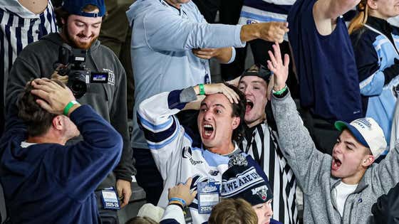 Is Alfond Arena The Craziest Barn In College Hockey??