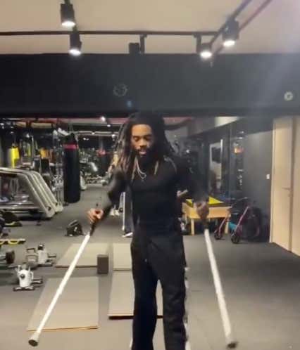 A Man Is Going Viral For Spending $81,000 On A "Height BBL" To Grow From 5'5 To 6'1 And He Says His Legs Are Stronger Than Ever