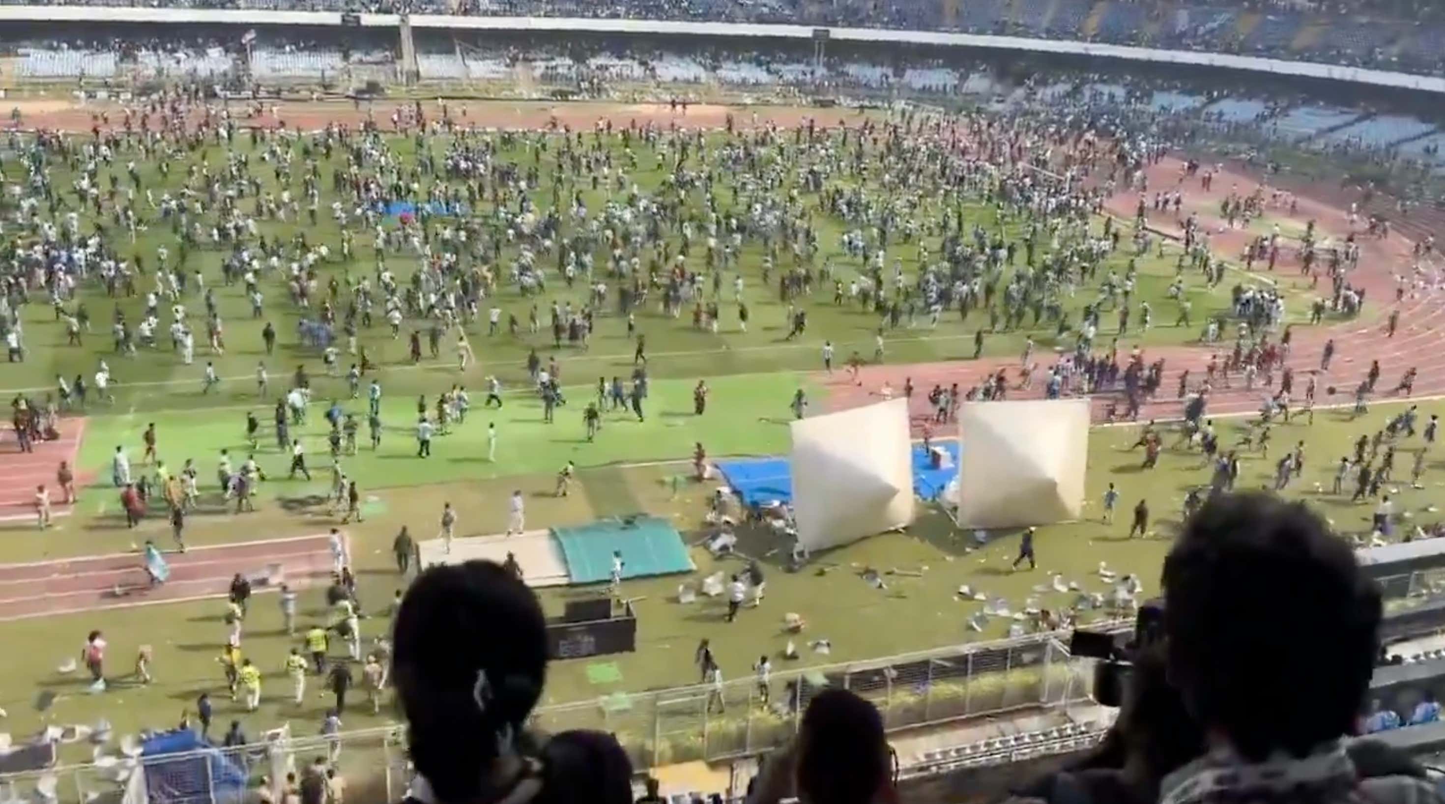 Fans Went Berserk When They Couldn&#x27;t See Messi On The First Stop Of His Farewell Tour In India, Ripping Up And Throwing Chairs As The Event Descended Into Chaos