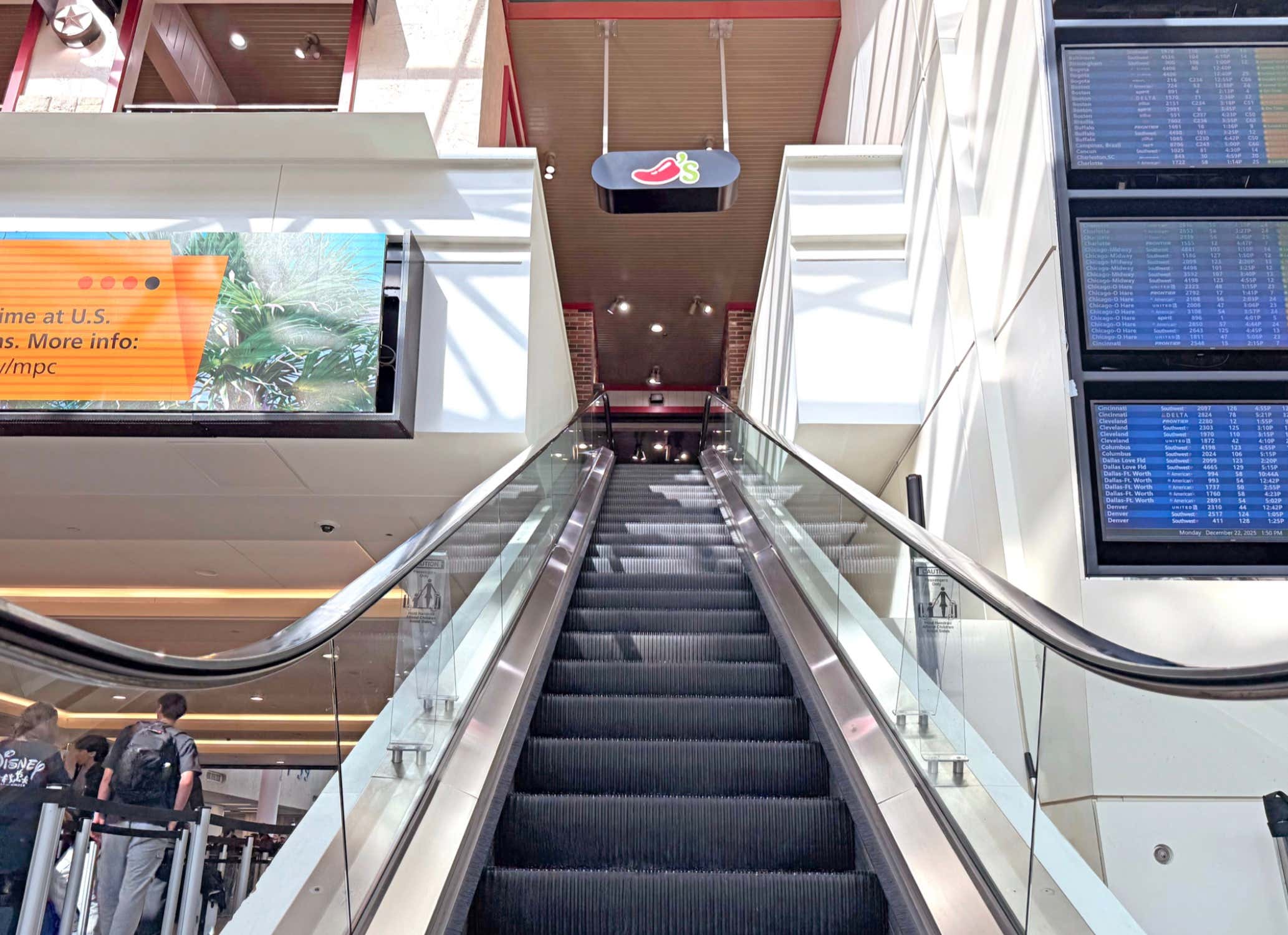 End of an Era – The Orlando Airport Chili's (The One With The Escalator) is Permanently Closing on December 31st