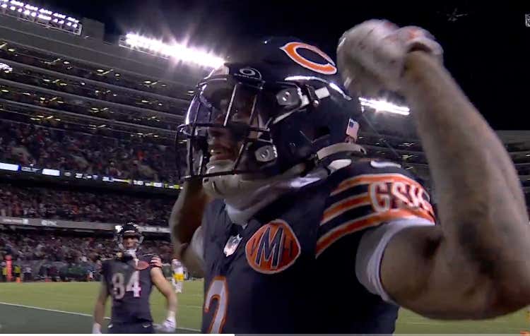 HOLY SHIT THE BEARS DID IT AGAIN. GREATEST COMEBACK IN BEARS HISTORY AGAINST THE PACKERS. NEW ERA