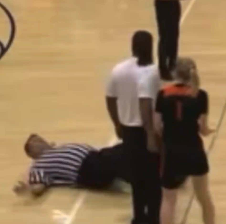 We Have An ALL TIME Ref Flop In One Of The Most Bizarre Sequences I Have Ever Seen