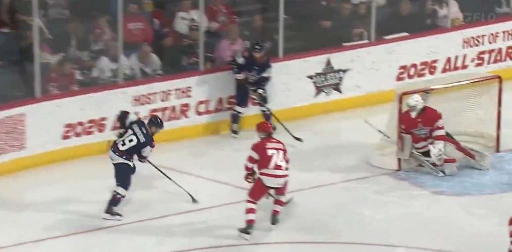 Some Straight Up Harry Potter Shit Went Down In The ECHL All-Star Game With This Goal From Brandon Hawkins
