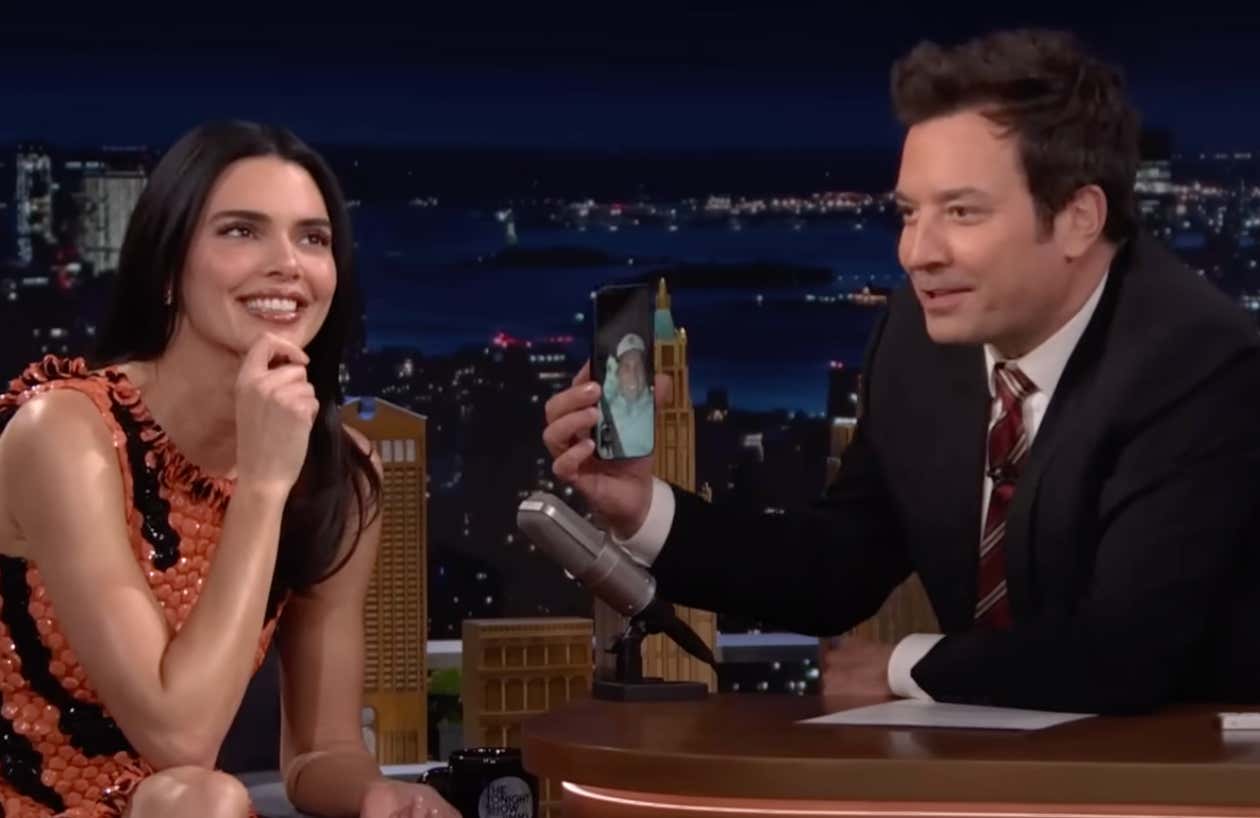 Kendall Jenner Casually FaceTiming Tom Brady in the Middle of 'The Tonight Show' to Get His Super Bowl Preview is the Power Move of All Time