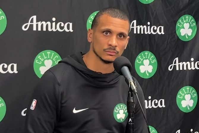 Joe Mazzulla Completely Ignoring The Media While Being Asked About Jayson Tatum Practicing Is Yet Another Reason He's The Greatest To Ever Do It
