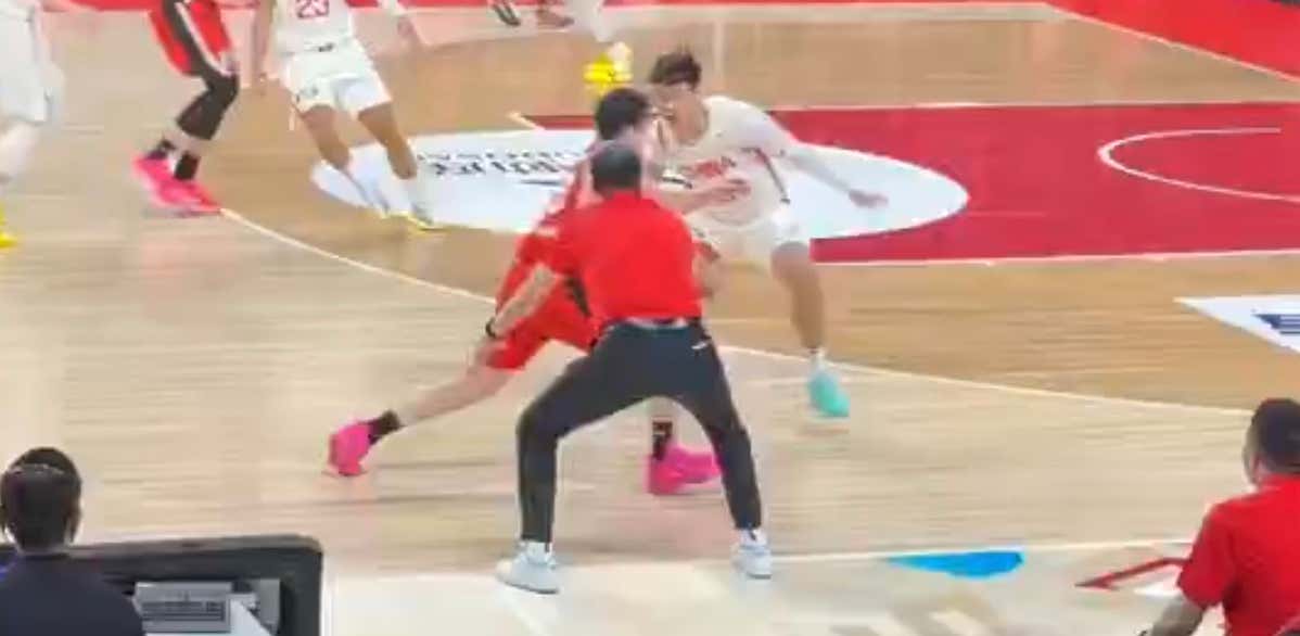 China's Basketball Coach is a Fucking Menace, Was Stepping In-Bounds and Playing Defense Mid-Game vs Team Japan