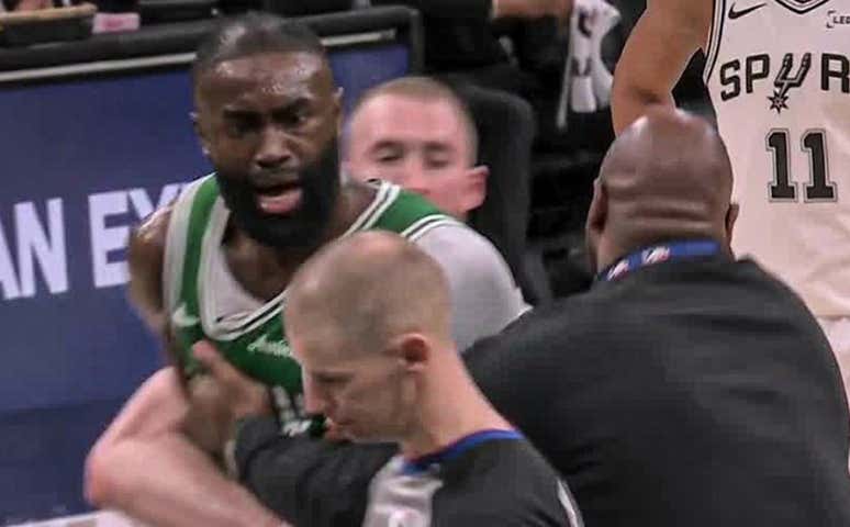 Jaylen Brown Completely Lost His Shit On The Refs After A Clear Missed Call And Got Tossed In The First Half Against The Spurs
