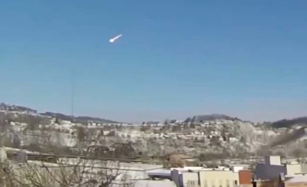 A Meteor Ripped Through the Sky in Cleveland, Ohio This Morning Causing a Loud House-Shaking Boom (Also There's Still Bigfoots on The Loose)