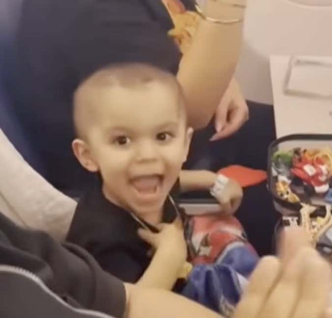 Awesome Job By Southwest Airlines To Honor A Two Year Old Who Just Beat Cancer On His Flight Home