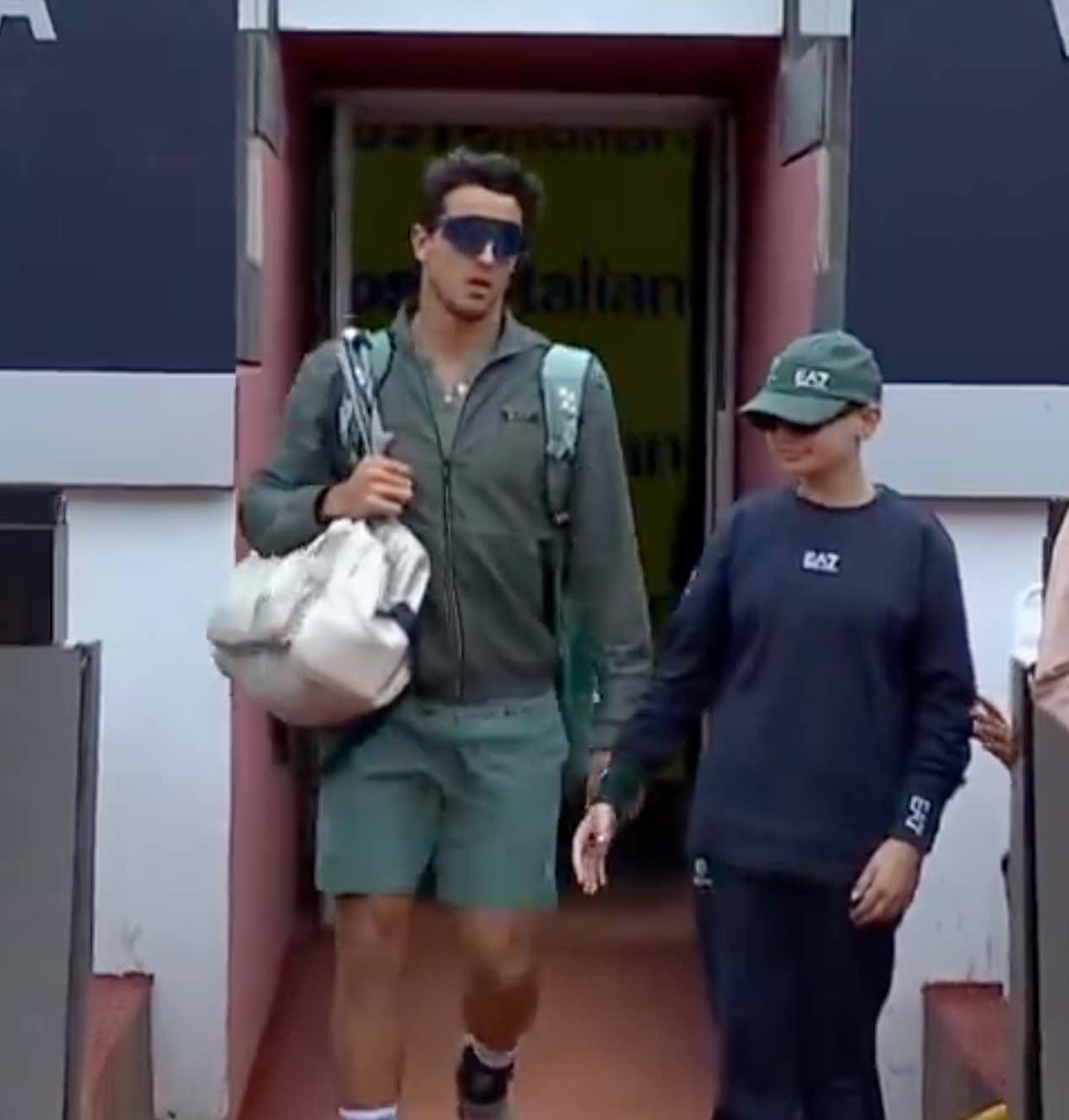 Italian Tennis Player Luciano Darderi Ignored The Kid He Was Supposed To Walk On The Court With, Then Proceeded To Get Absolutely Destroyed In Straight Sets
