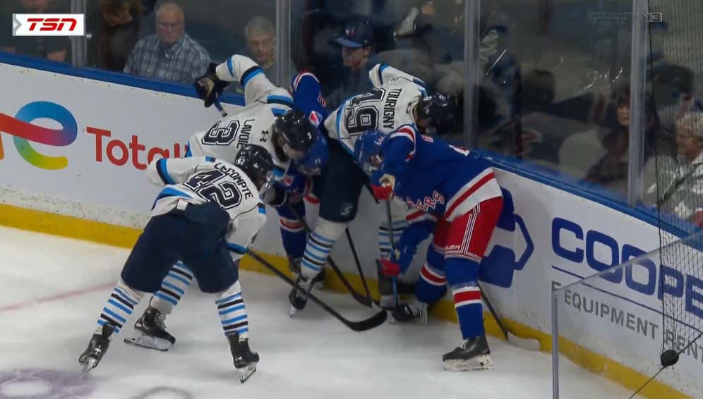 You're Not Going To Find A Scummier Play In Hockey Than This Maniac Stomping On His Opponent's Ankle At The Memorial Cup