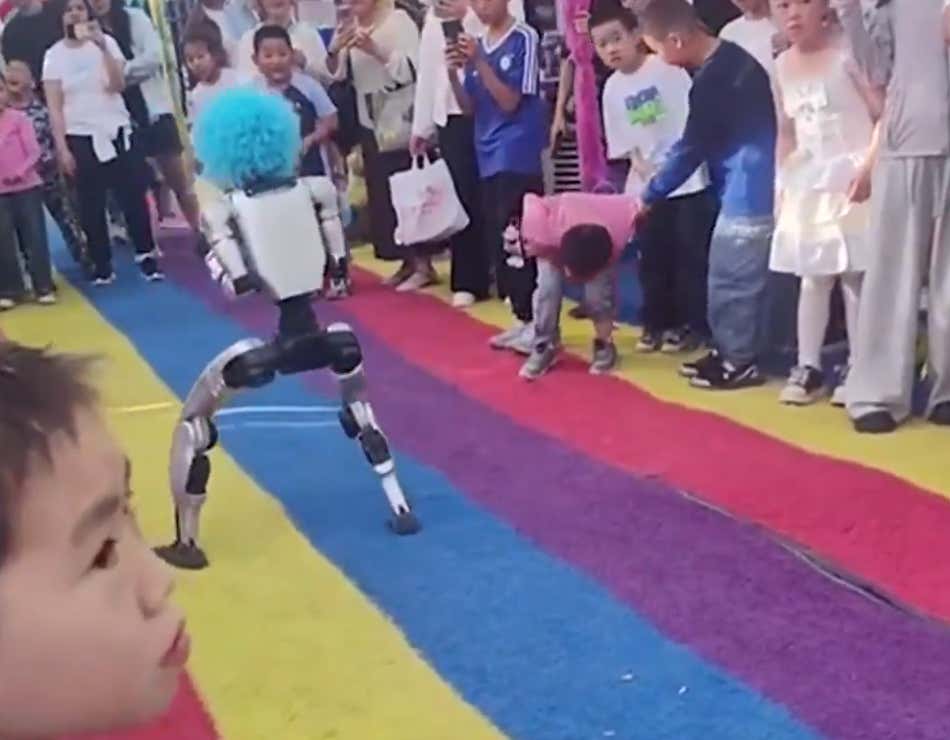 Robots Are Already Beginning To Attack Humans, Starting With This Coward Kicking A Kid In The Chest