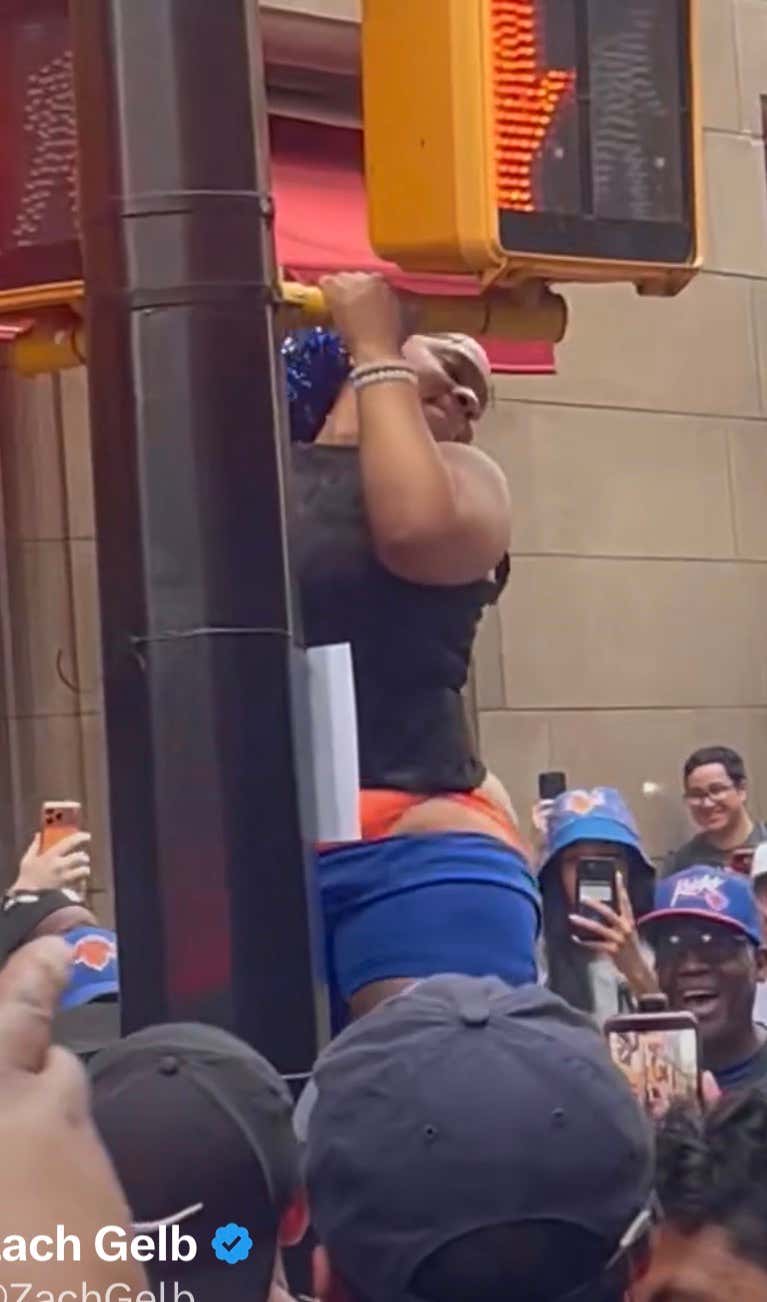 We Had An Argument Over Climbing A Street Light At The Knicks Parade And The Winner Twerked For The Crowd
