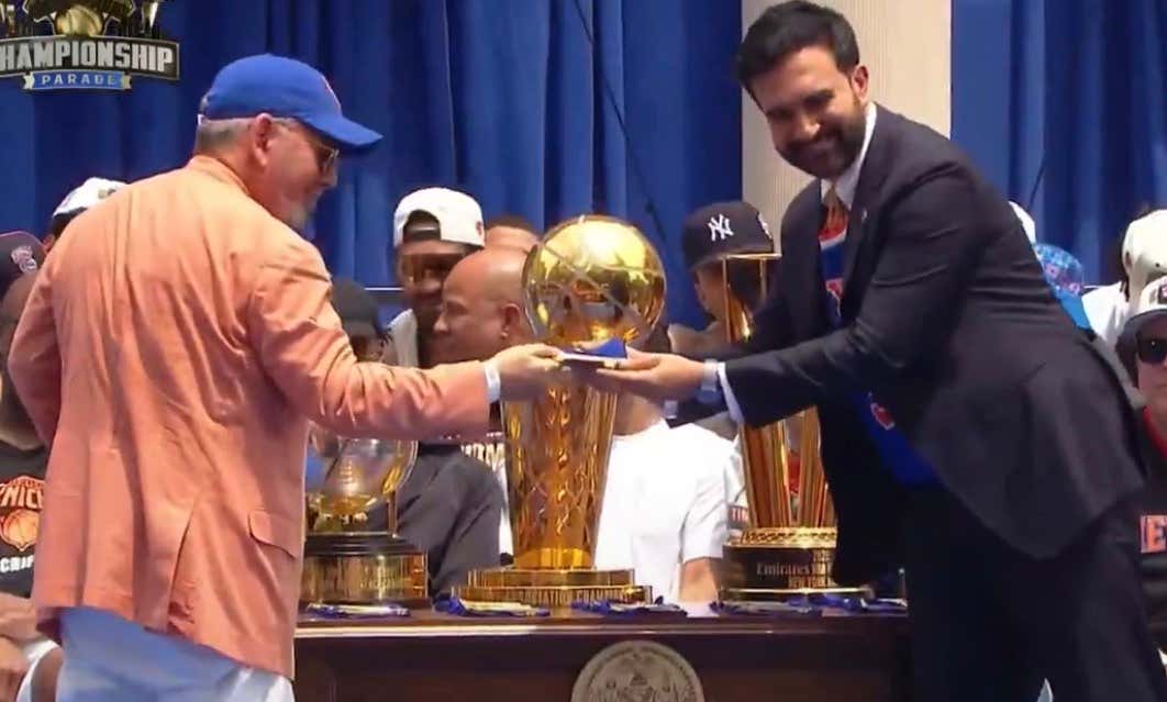 Awkward: Mayor Mamdani Thanks Charles Oakley In His Speech With James Dolan Right Behind Him And Then Dolan Doesn’t Pose For A Picture With Him
