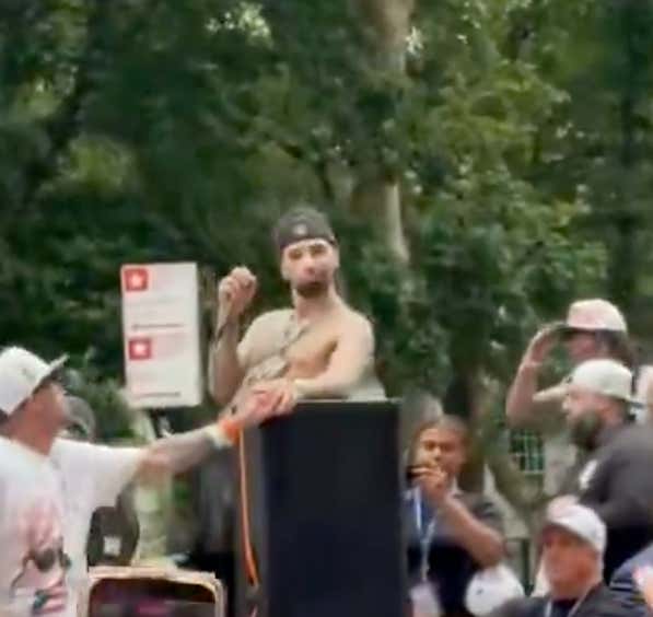 No Doubt MVP Of The Parade: Jose Alvarado Singing Many Men