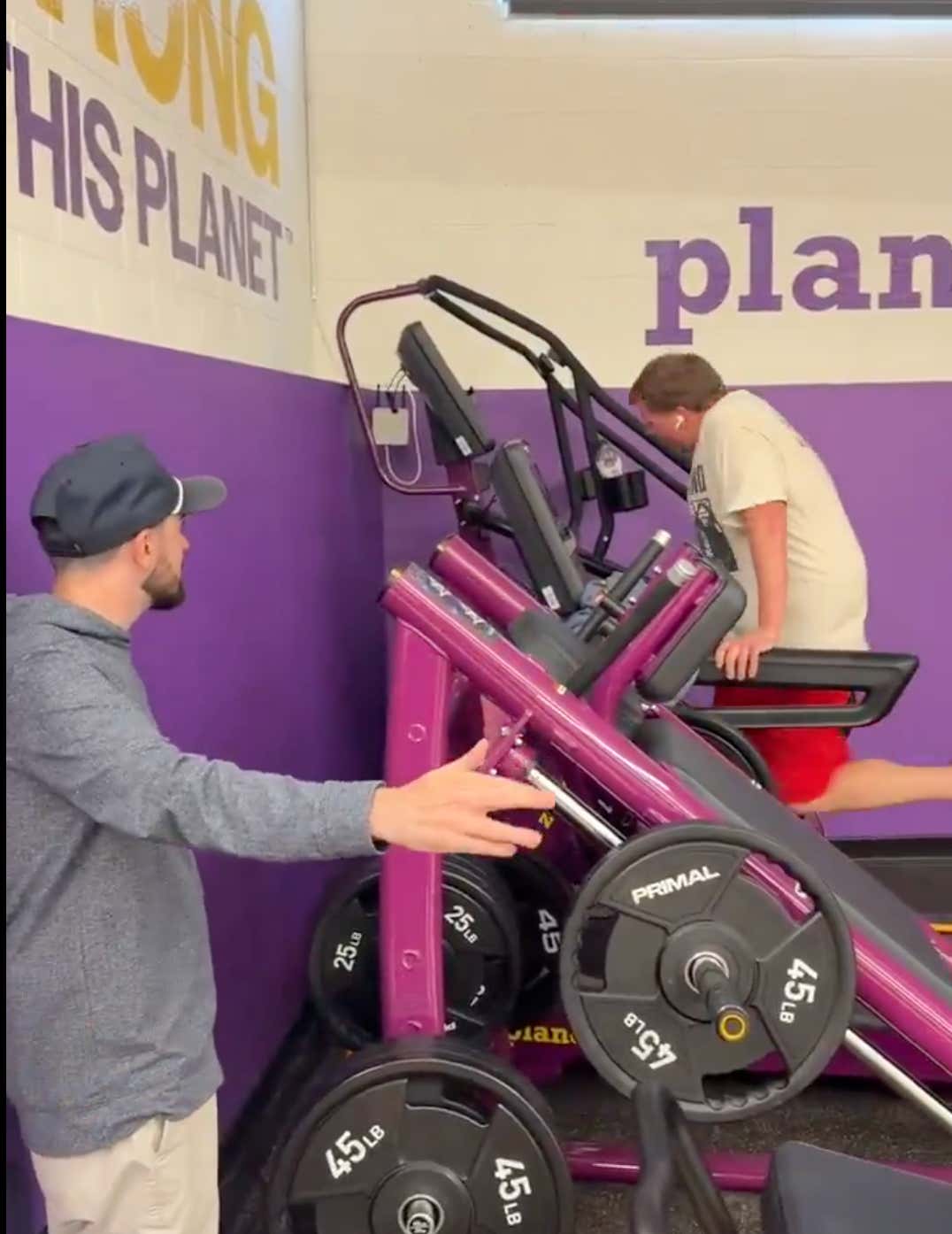 Only In America: Benjamin Mintz Strikes Again And Was Grunting Loudly On The Treadmill While The Whole Office Was Livestreaming