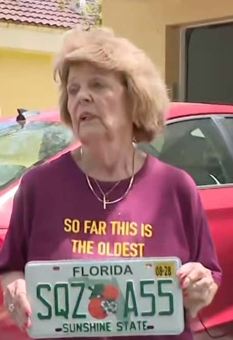 I Cannot Get Enough Of How Mad This Old Lady Is After Her License Plate Reads SQZ A55 (Squeeze Ass)