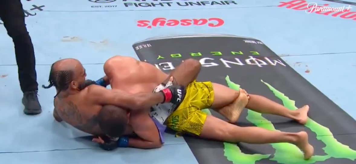 Charles Johnson Pulls Off The Second Scottish Twister In UFC History - Talk About An Insane Way To Lose A Fight