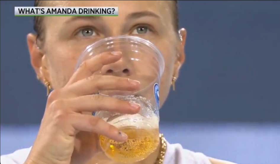 Life Is Better If You Just Believe Amanda Anisimova Was Crushing A Beer In The Middle Of A Match At The Cincinnati Open