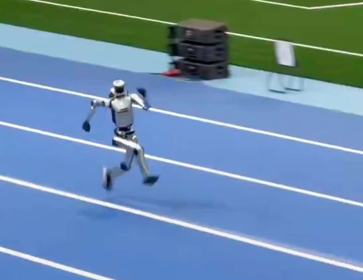 WATCH: A Robot Was Sprinting As Fast As Usain Bolt Before Crashing And Killing Itself In Hilarious Fashion. Should We Be Worried At All?