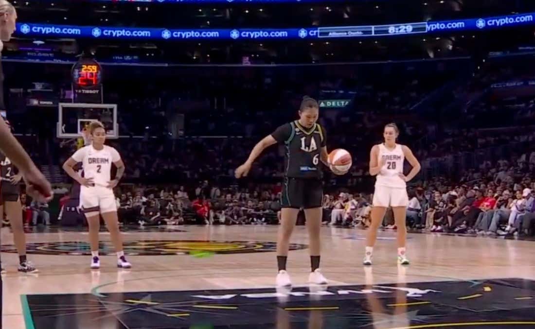 A GREEN DILDO WAS THROWN ONTO A WNBA COURT AGAIN! I REPEAT, THE GREEN DILDOS ARE BACK!