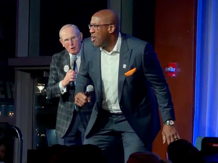 Mike Brown And Tom Coughlin Singing "Who Let The Dogs Out" Is Exactly What New York Needs To Hear Right Now
