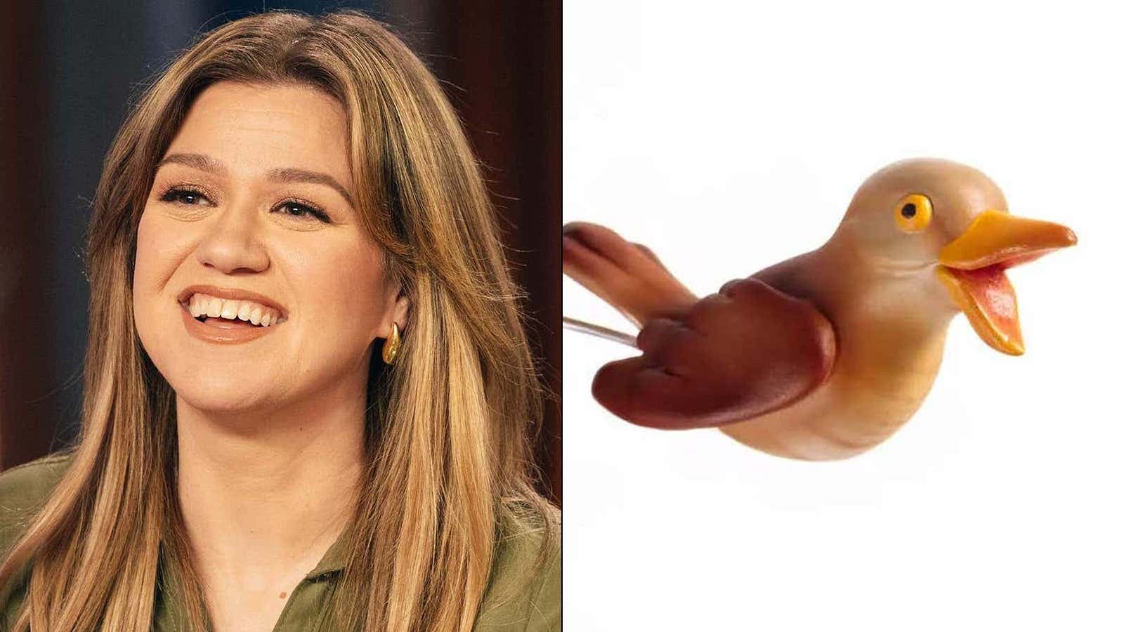 Kelly Clarkson Is In An All-Out BATTLE With A Novelty Store In Brooklyn After They Passed On Selling Her A Bird Sculpture
