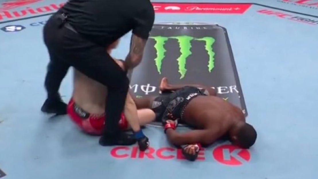 Mike Malott Knocks Out Joaquin Buckley With A DEVASTATING Knee To The Face And A Brutal Follow Up Shot