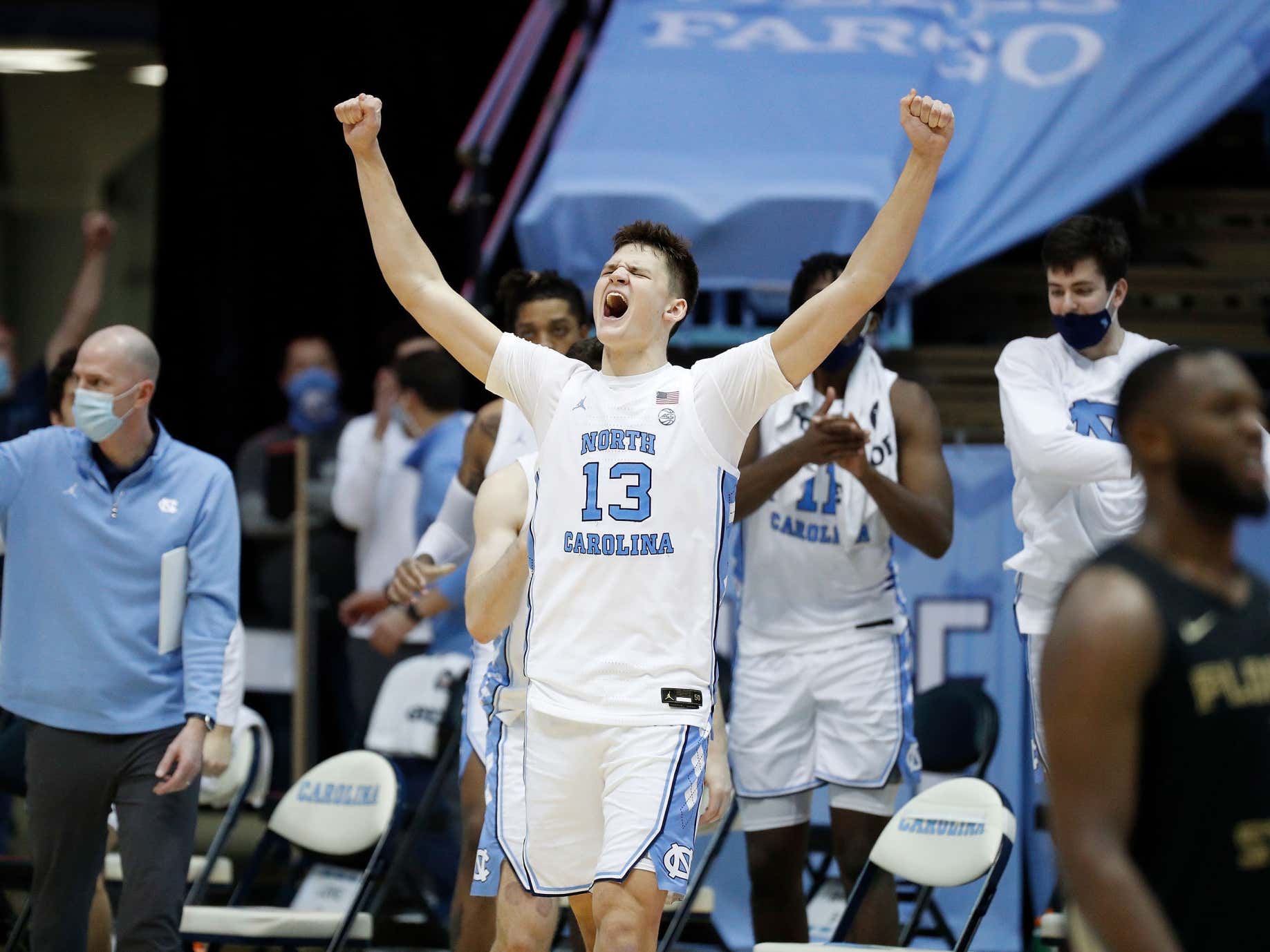 UNC Fans Are Freaking Out On Walker Kessler Because They Think His