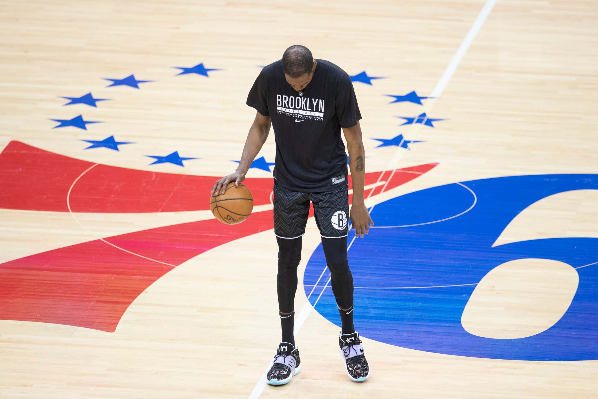 Get Those Eyeball Emojis Going Because Kevin Durant Was Spotted Visiting With Management In Philadelphia Last Night