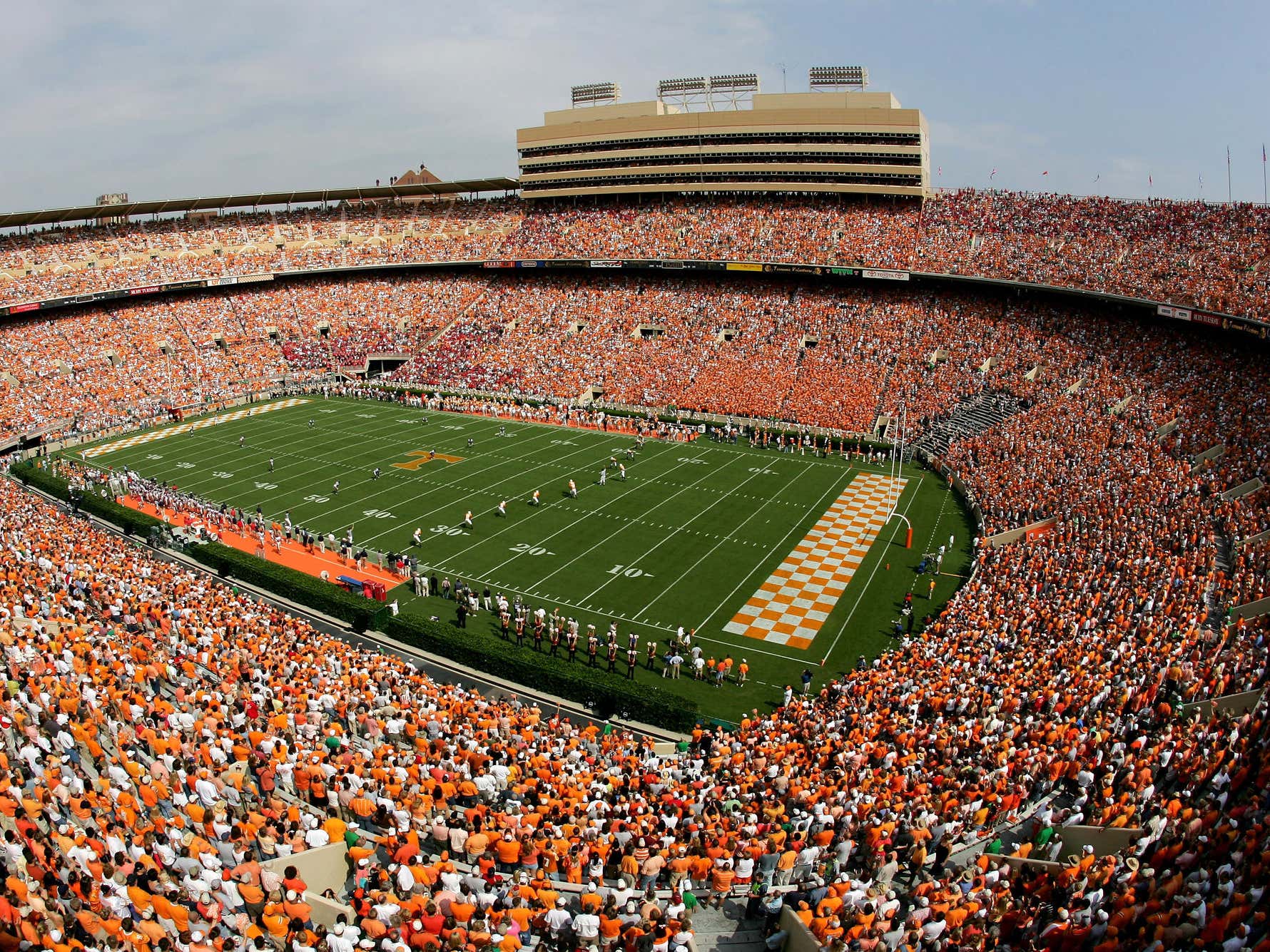 The Barstool CFB Show Is Headed To Rocky Top for Lane Kiffin’s Return