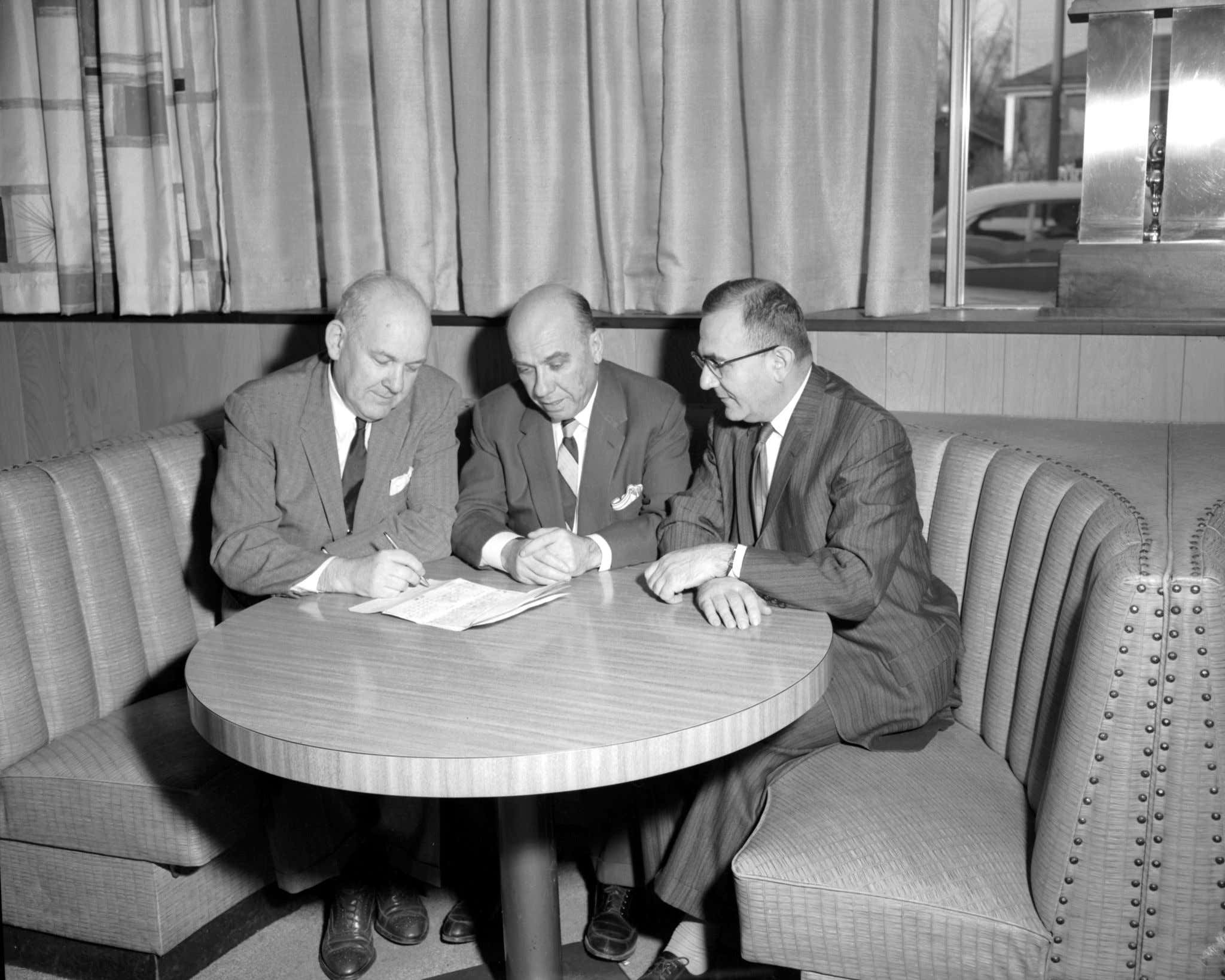 On This Date in Sports October 30, 1954: 24 Seconds