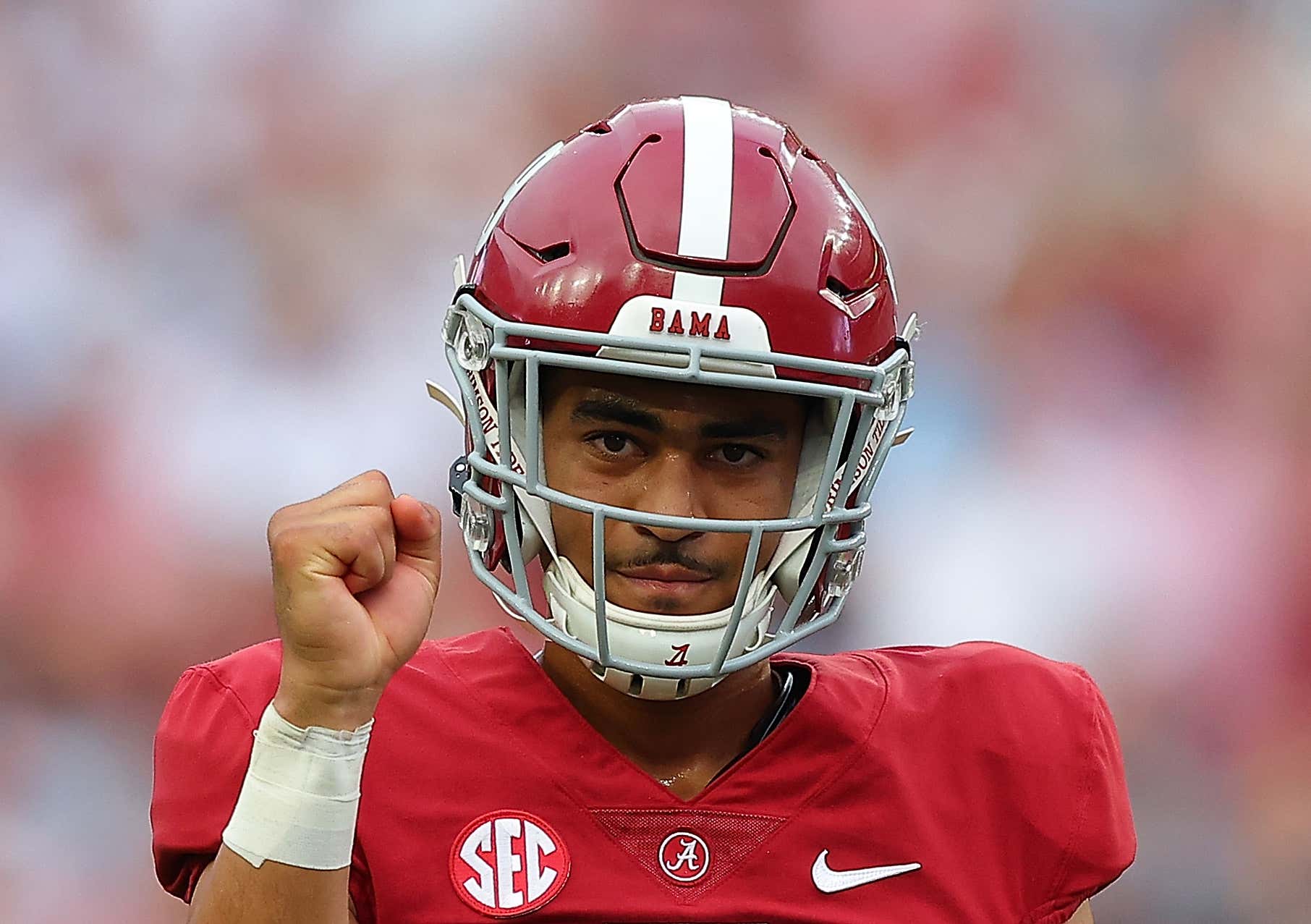 The Alabama Crowd Singing Dixieland Delight Taking You Into Labor Day Weekend