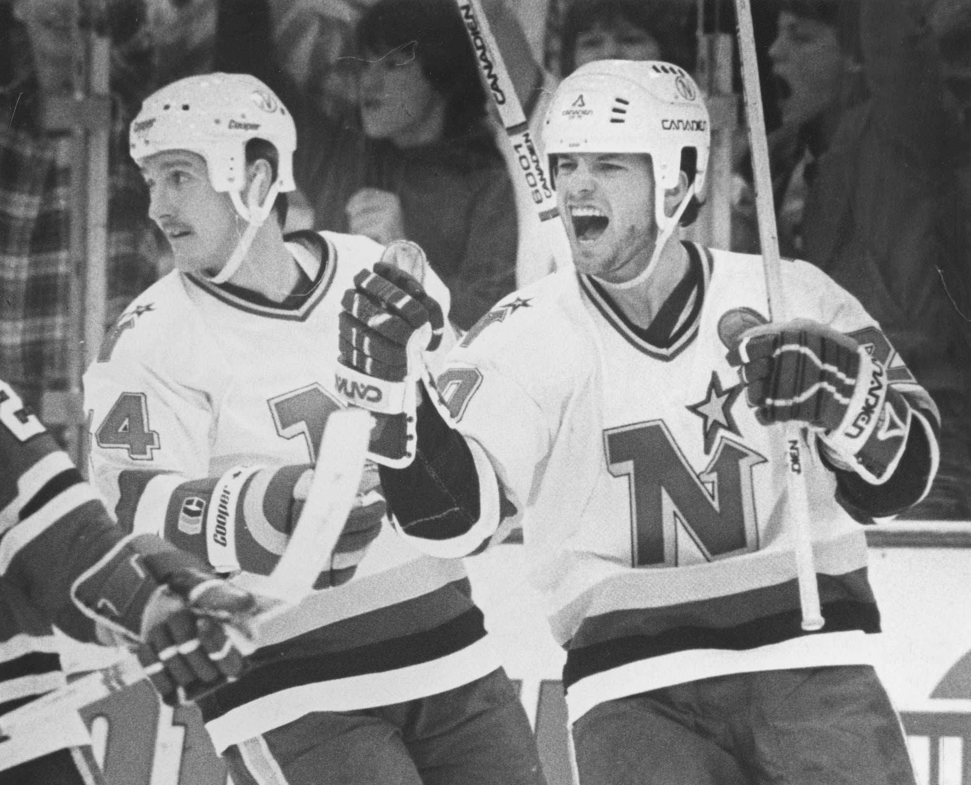 On This Date in Sports November 11, 1986: Dino 20 in 15